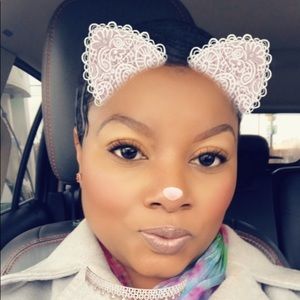 Meet your Posher, Naila